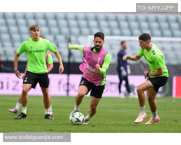 罗马与马德里竞技精彩对决集锦回顾与分析