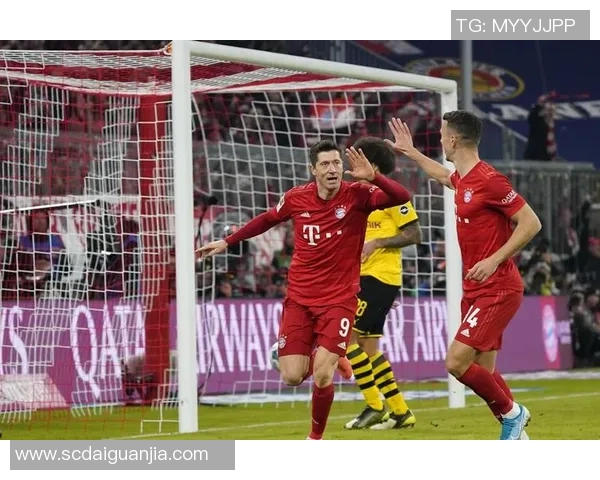 莱万重返德甲战旧主拜仁球迷怒斥其背叛与忘恩负义