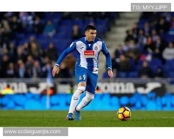 雷耶斯与西班牙人对决回顾球场上的激情与荣耀交织